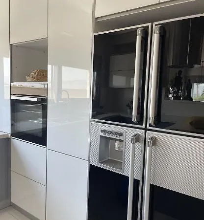 Luxury Sea View Apartment *